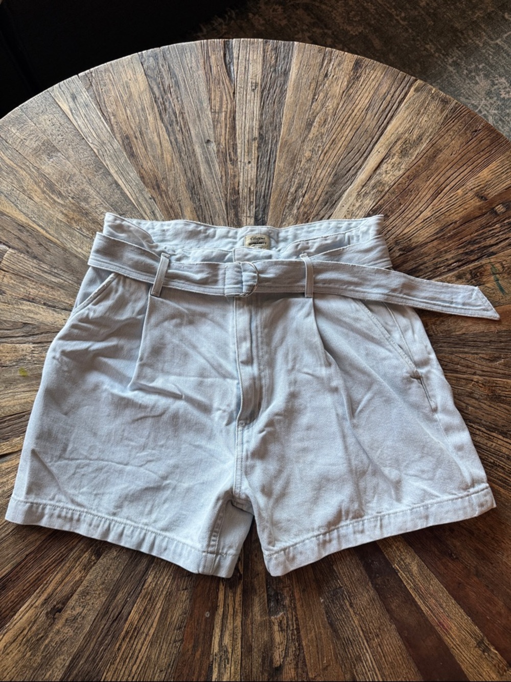 Citizens Of Humanity High-Waist Belted Shorts — Light Gray